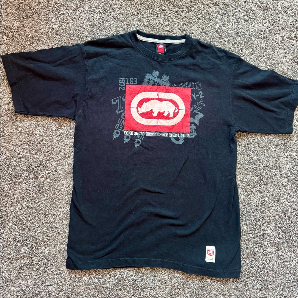ECKO UNLTD. Men’s Black and Red Graphic Short Sleeve Tee. Size Medium
